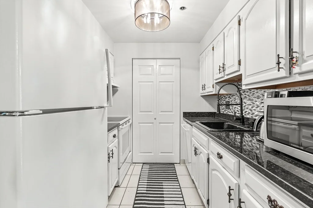 357 Commercial St, Waterfront