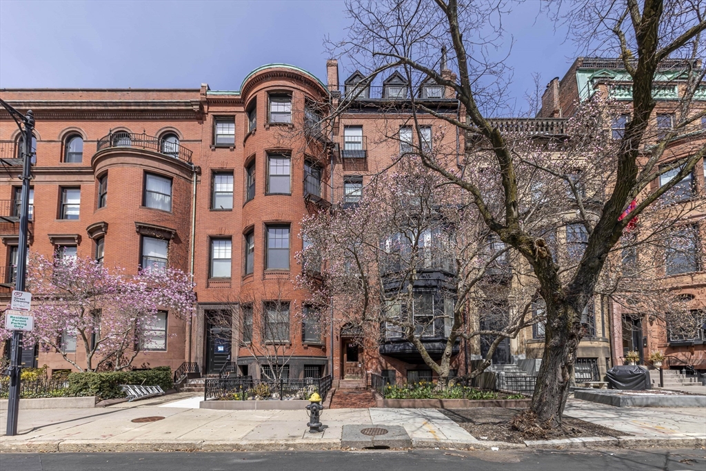 462 Beacon St, Back Bay