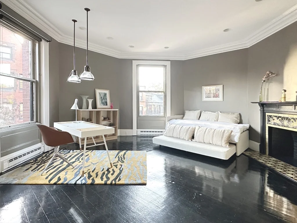 17 Gloucester St, Back Bay