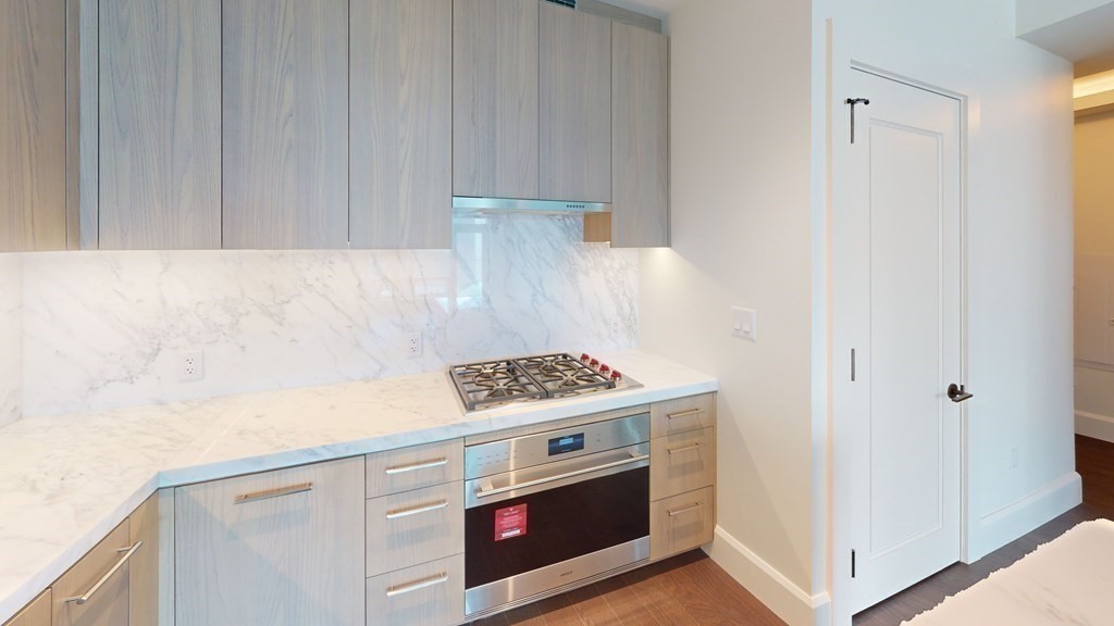 430 Stuart St, Back Bay