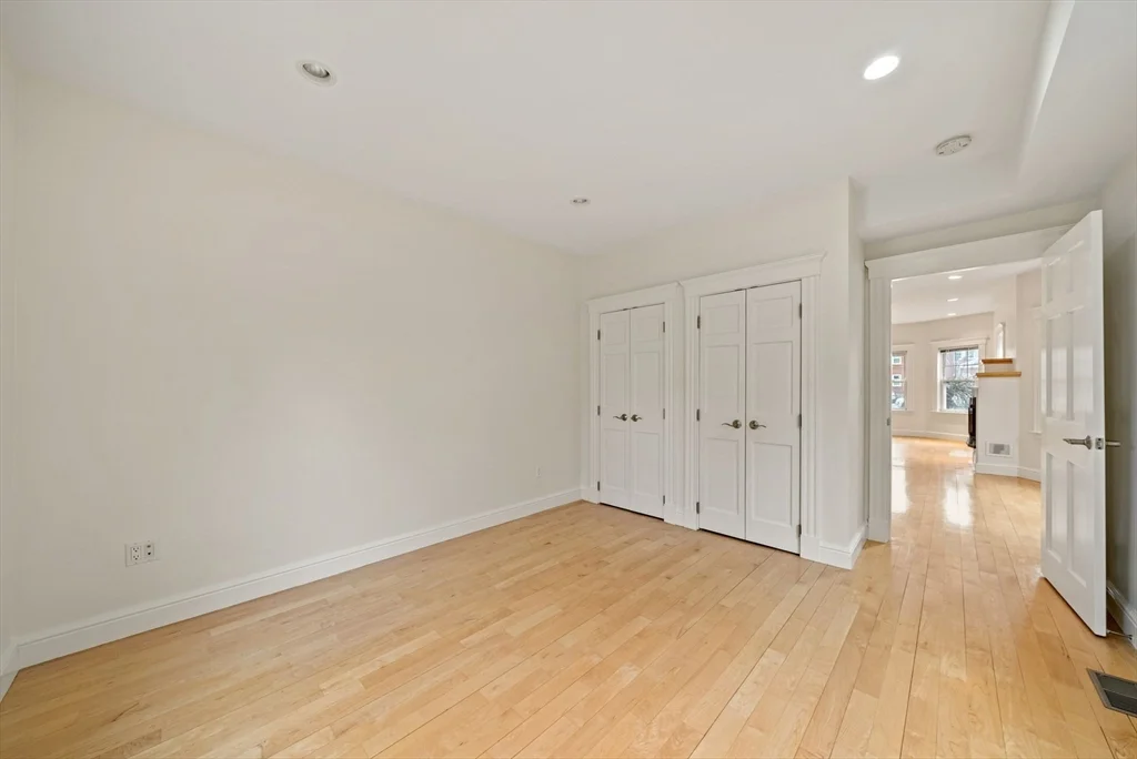 2536 Massachusetts Ave, North Cambridge