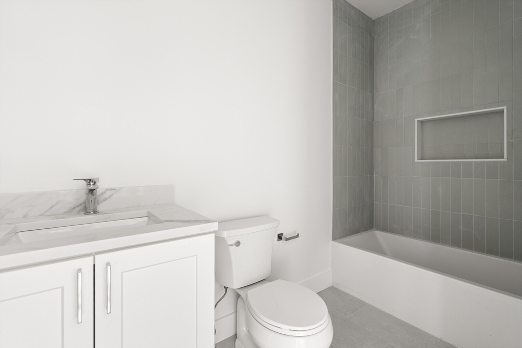 467 E 3rd St, South Boston