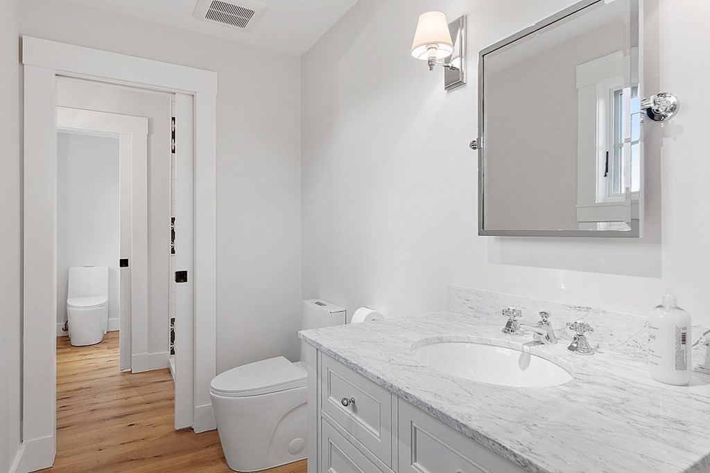 24 Mccallar Ln, Concord