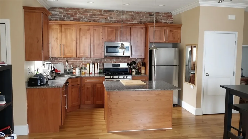 11 Sargent Ave, Winter Hill