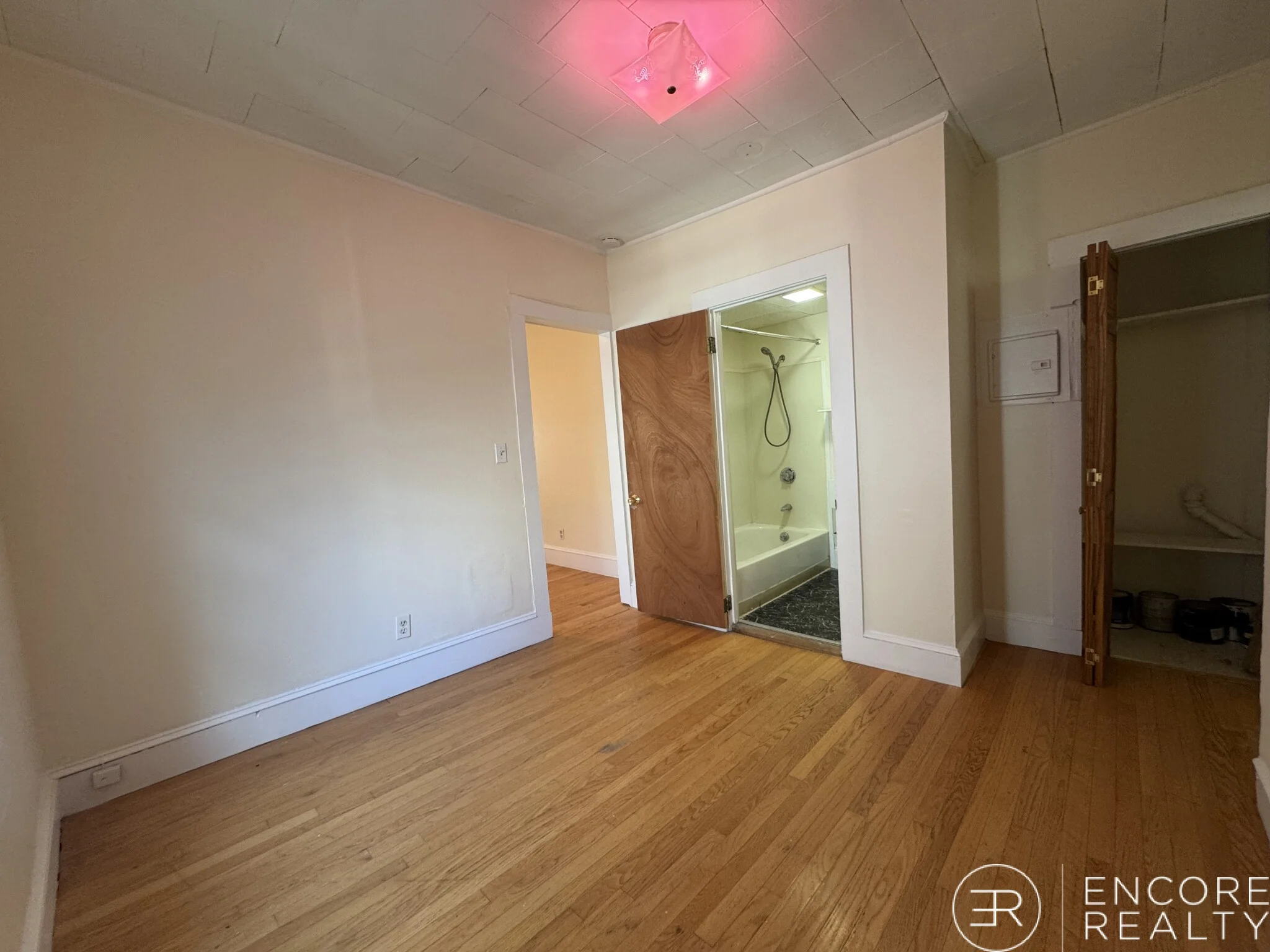 4 Watson St, Cambridgeport