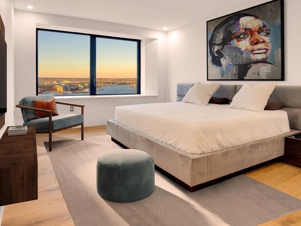 65 E India Row, Waterfront