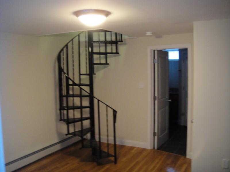 34 Sussex St, Roxbury