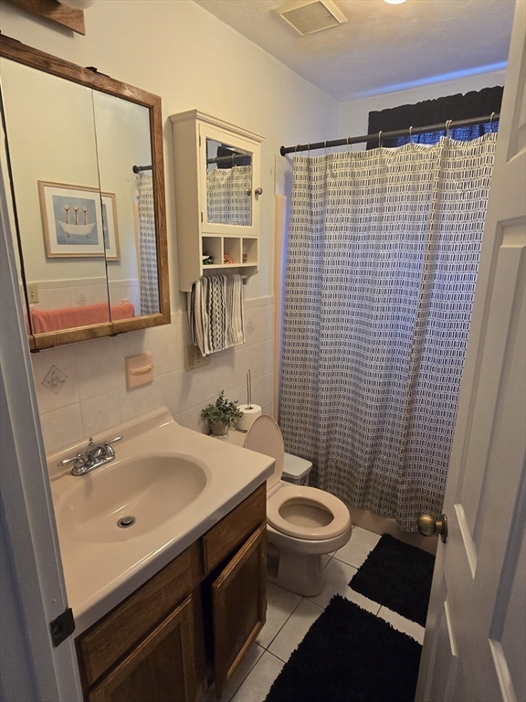 7 Winthrop Ct, Medford