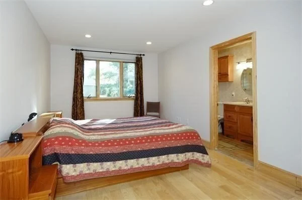 22 Westlund Rd, Belmont