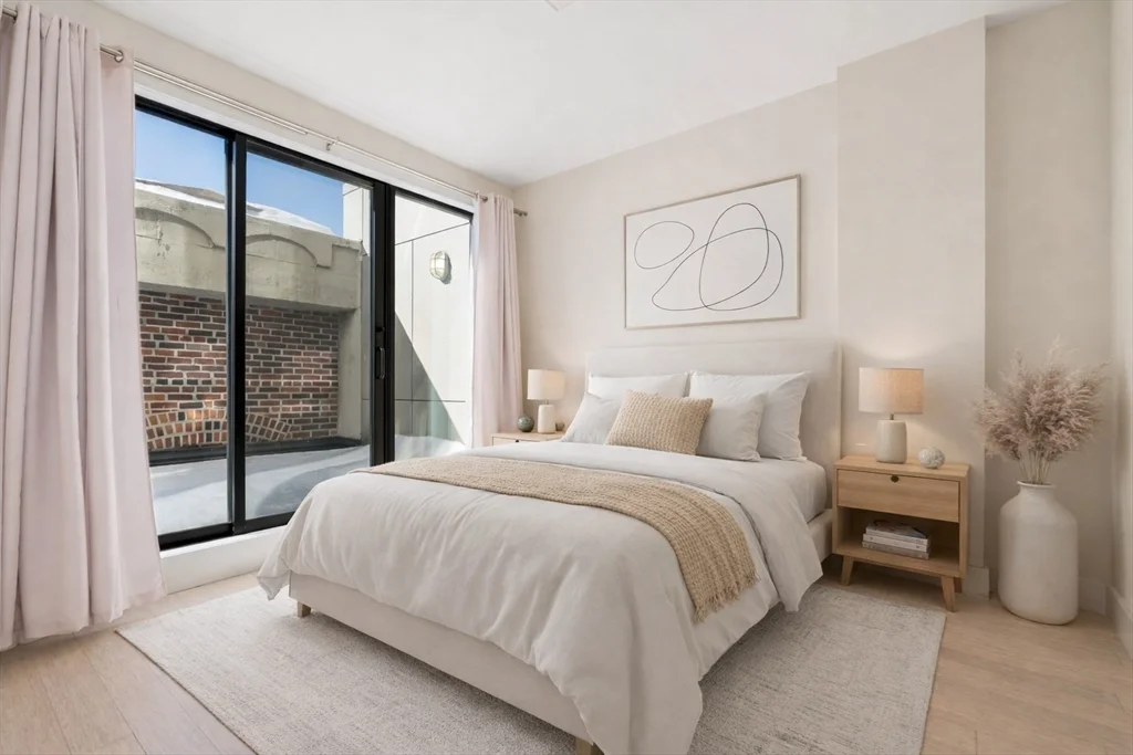 121 Portland St, West End