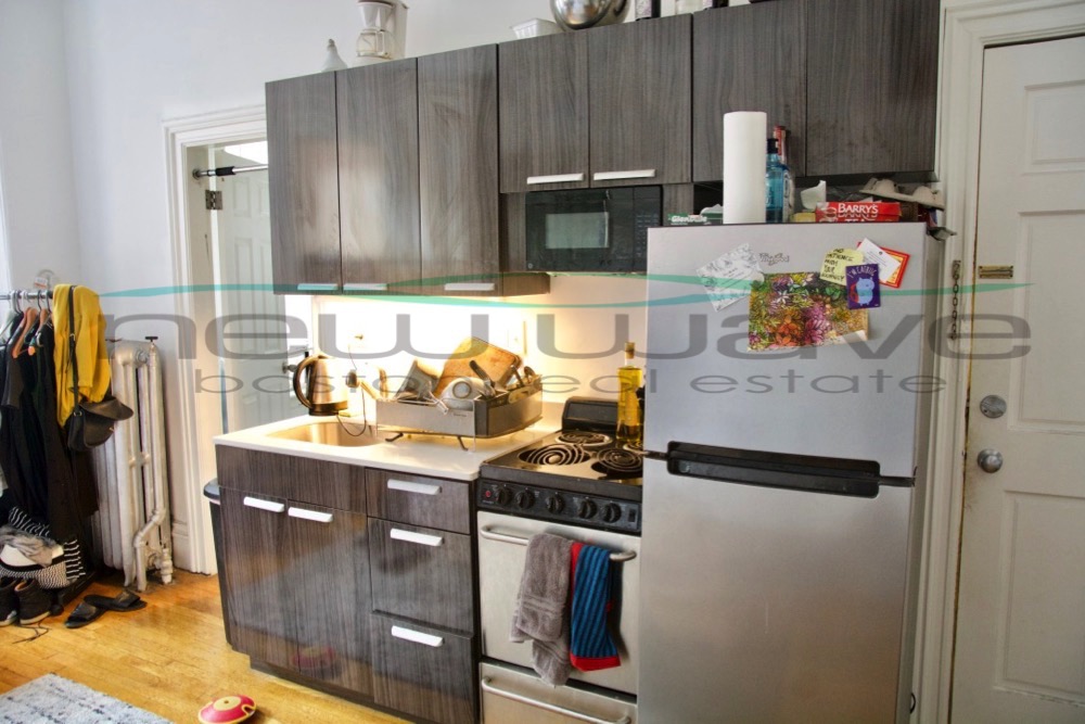 225 Newbury St, Back Bay