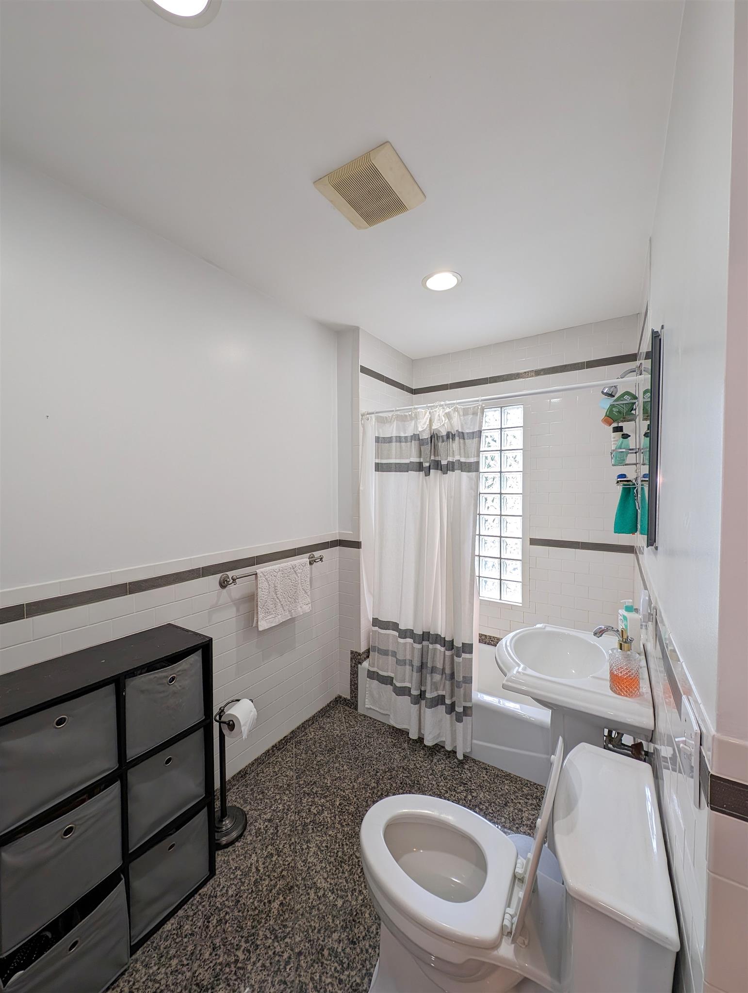 65 Medford St, South Medford