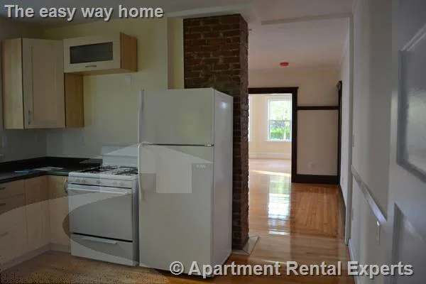 126 Auburn St, Tufts