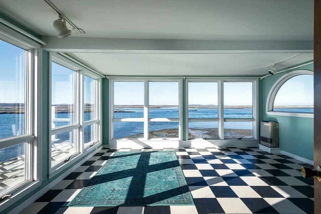 33 Eagle Hill Rd, Great Neck