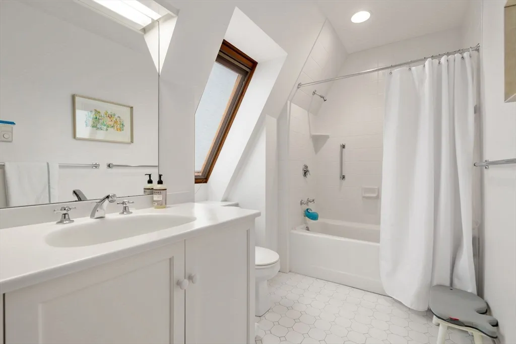 164 Forest St, Sherborn