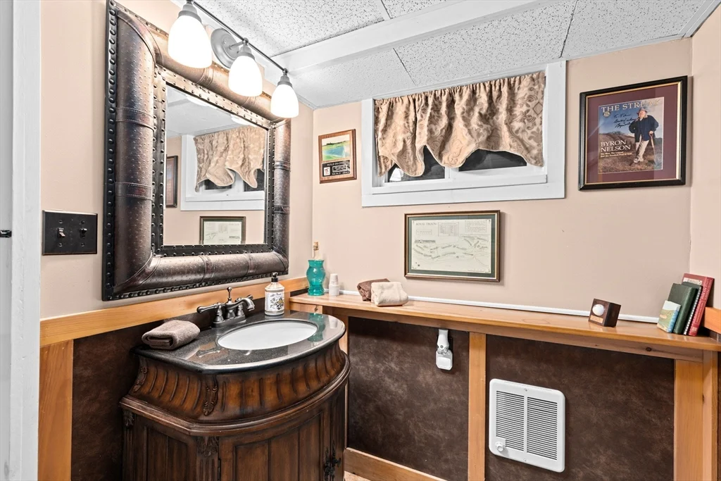 4 Country Dr, South Hingham