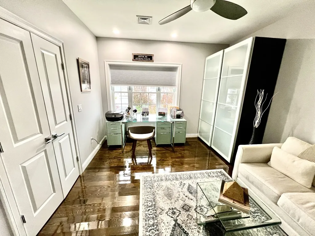 259 Oakwood Ave, Revere