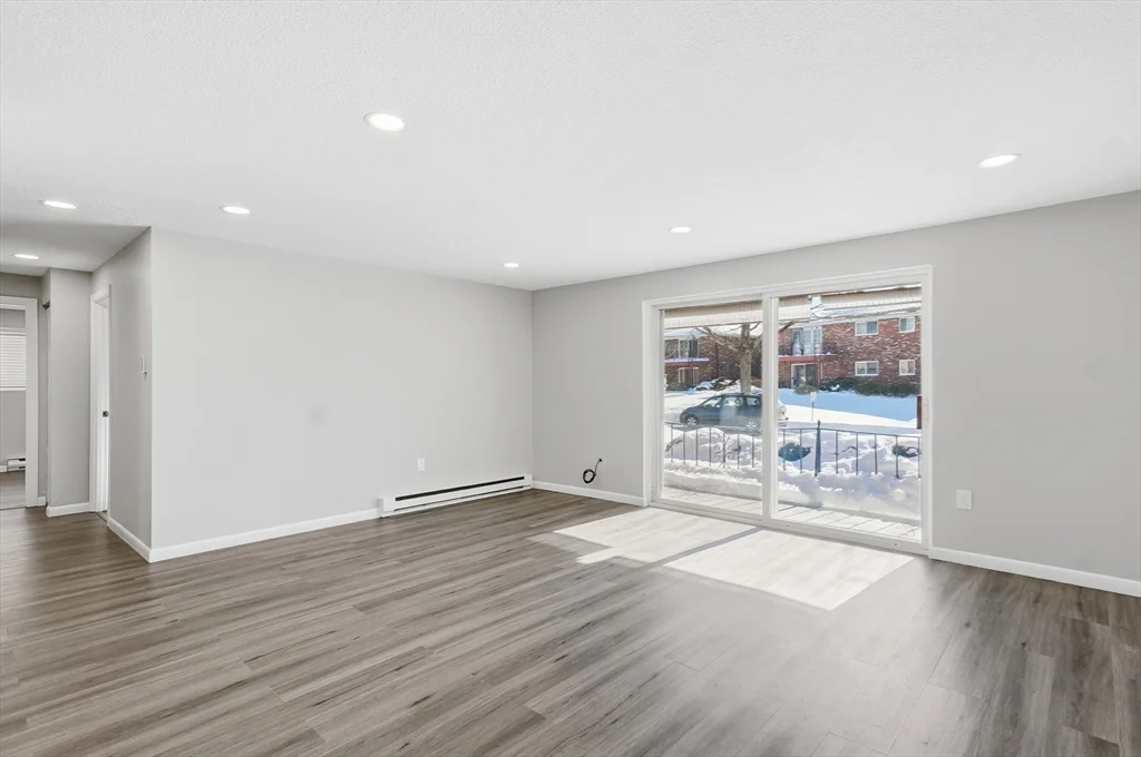 18 Fountain Ln, Weymouth