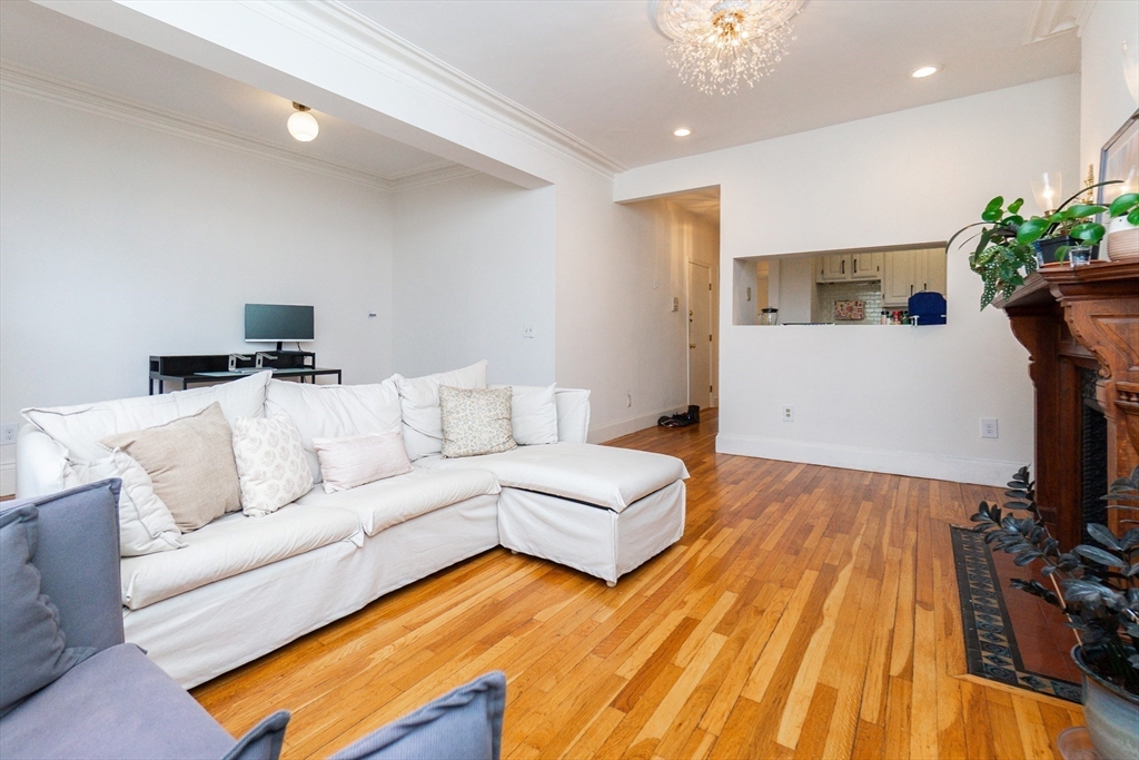 209 W Newton St, South End