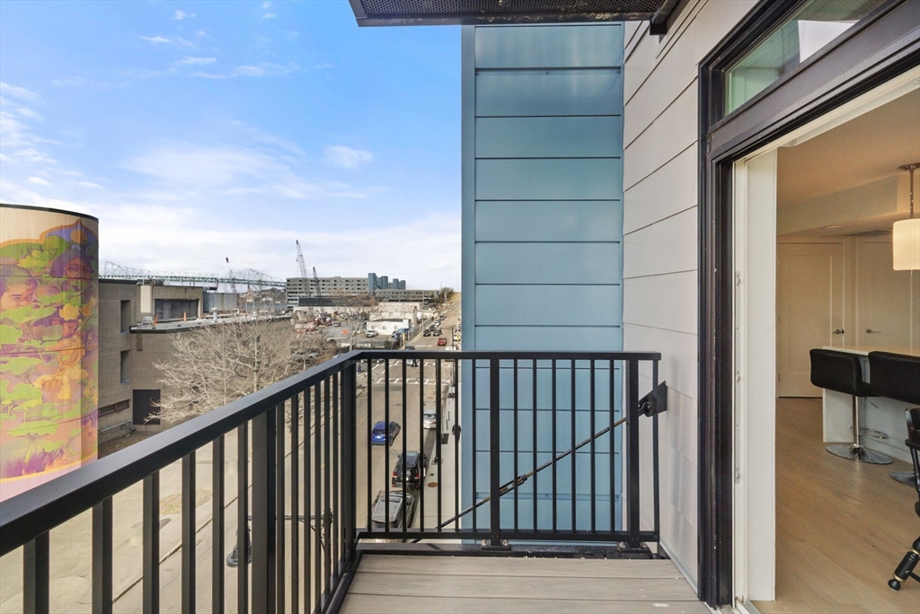 301 Border St, East Boston