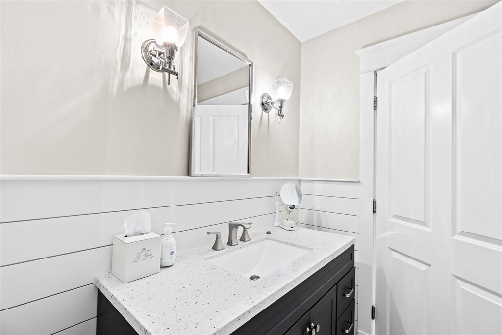 108-110 Elm St, Cohasset