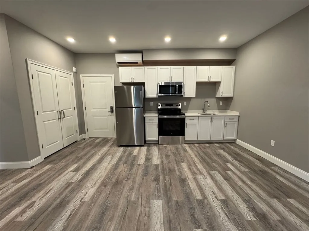 1473 N Shore Rd, Revere