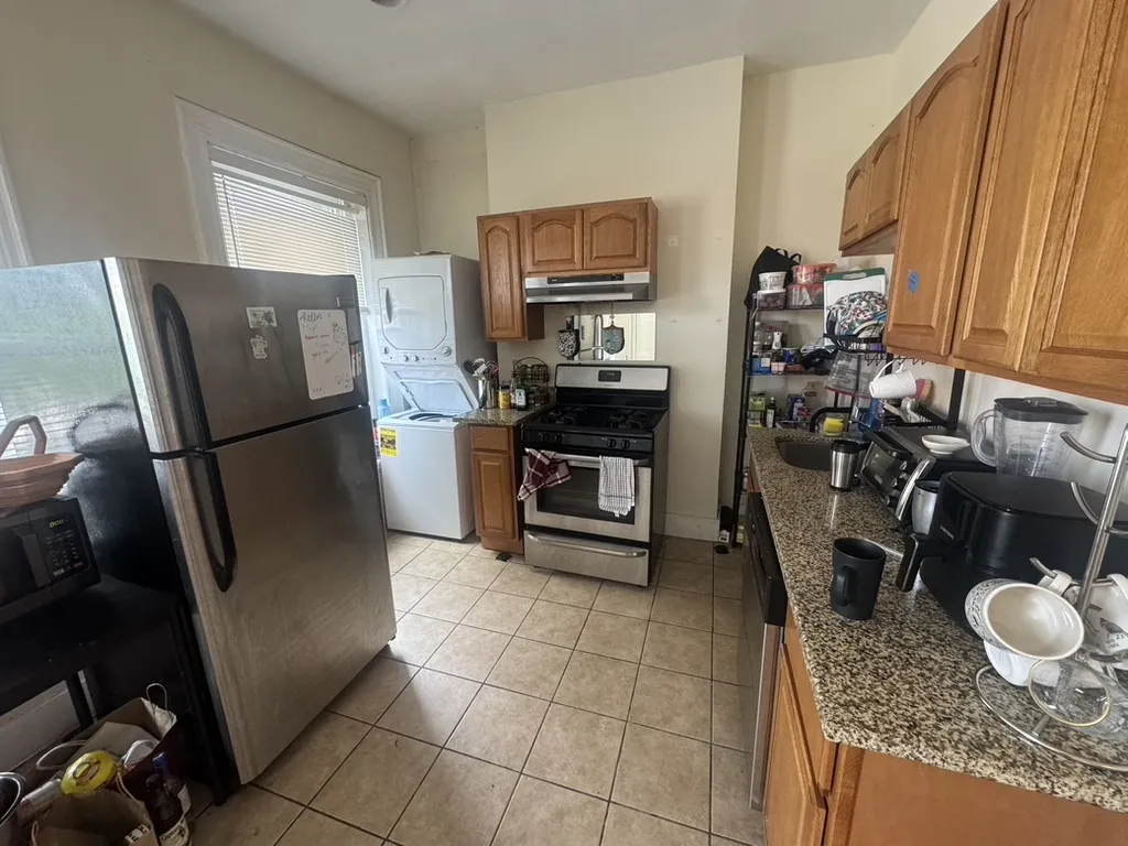 227 Roxbury St, Roxbury