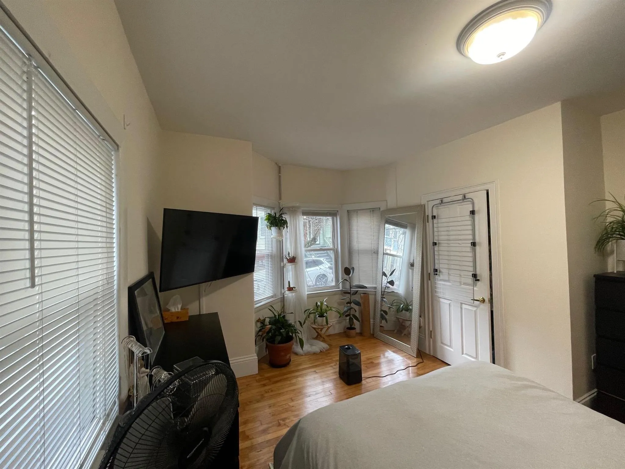 23 Hall St, Powder House Square