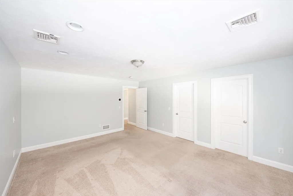 4 Cyrus Way, Northborough