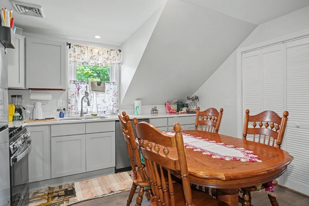 5 Eddy St, Webster
