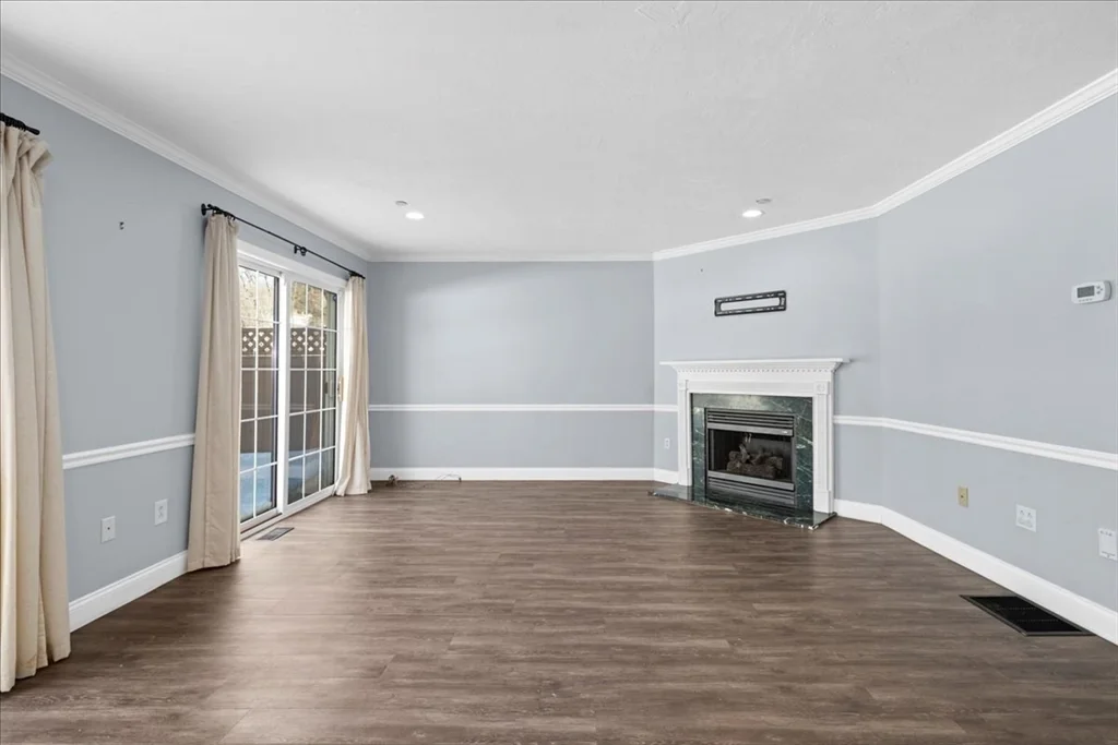 67 N Quinsigamond Ave, Shrewsbury