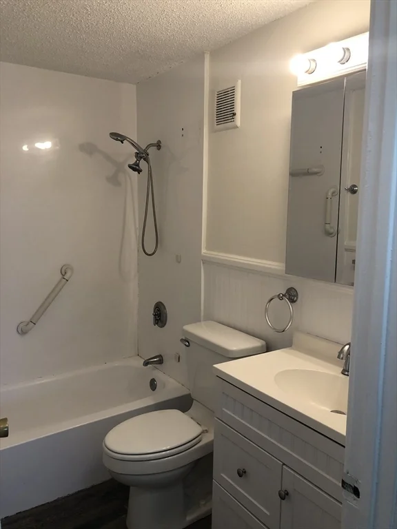 271 Boston Post Road E, Marlborough