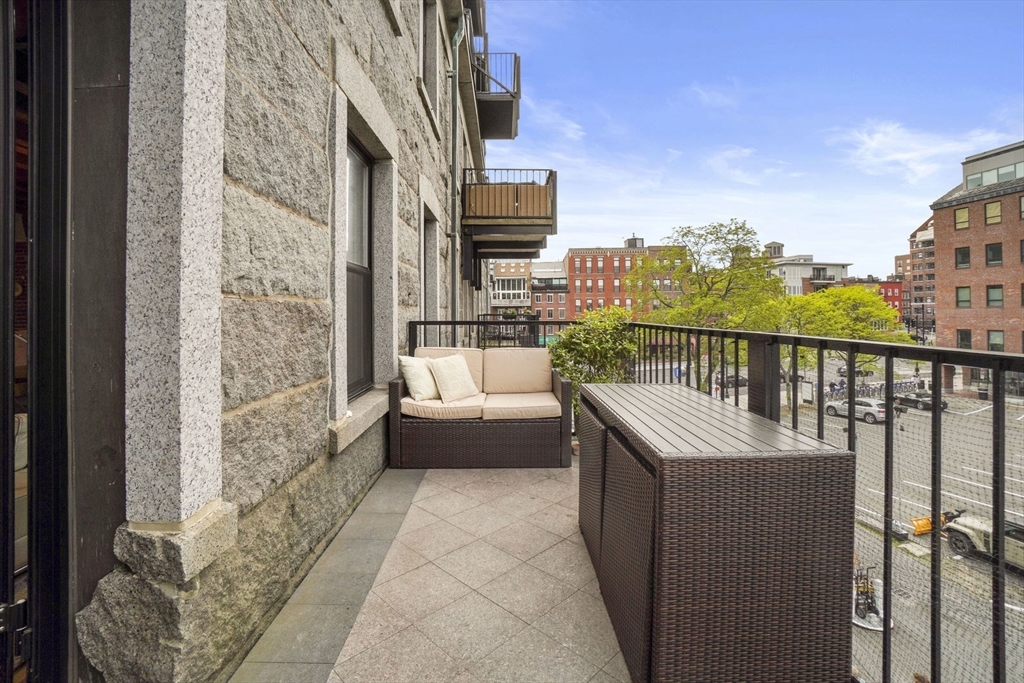 28-32 Atlantic Ave, Waterfront