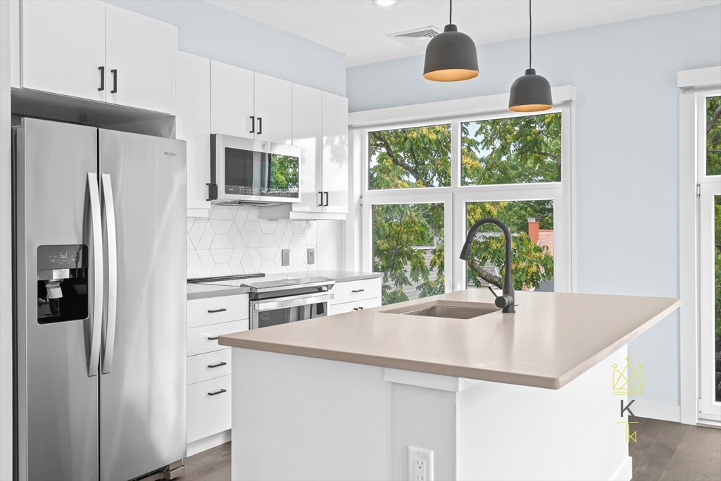 54 Auburn St, Brookline