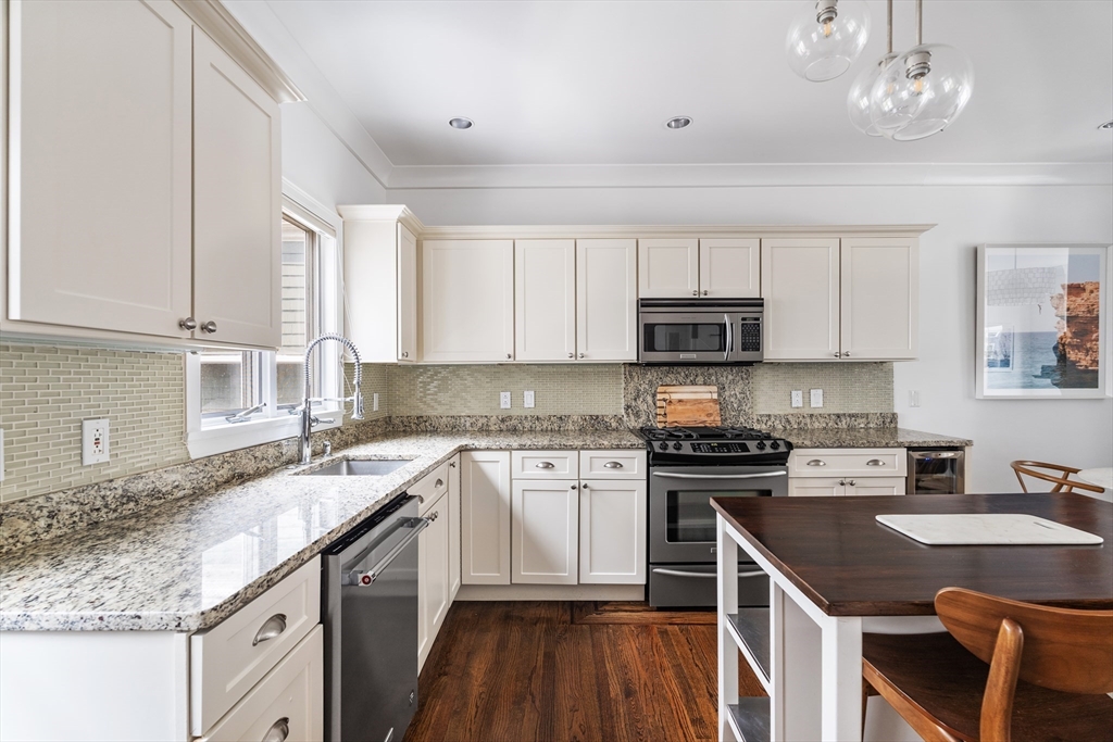 17 Atlantic St, South Boston