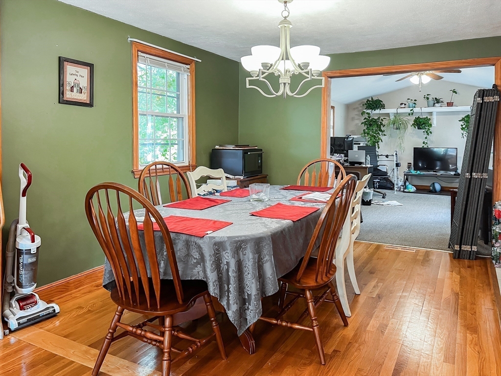 9 Putney Circle, Billerica