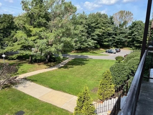 8 Ledgewood Way, Peabody