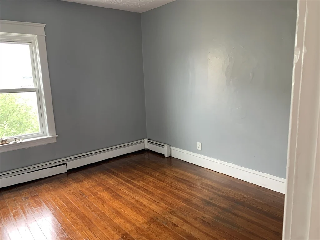 70 Price Pl, Fall River
