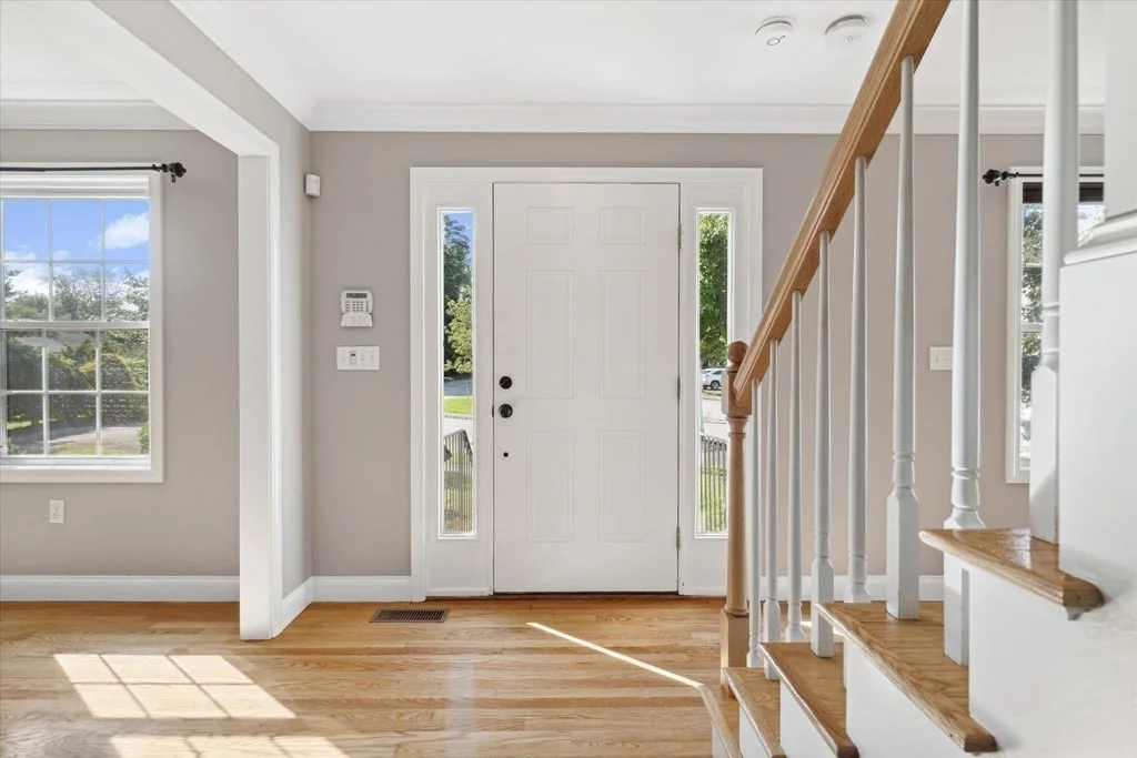 19 Benjamin Ln, Reading