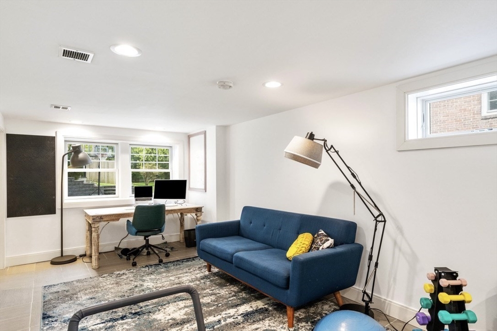 265 Jackson St, Newton