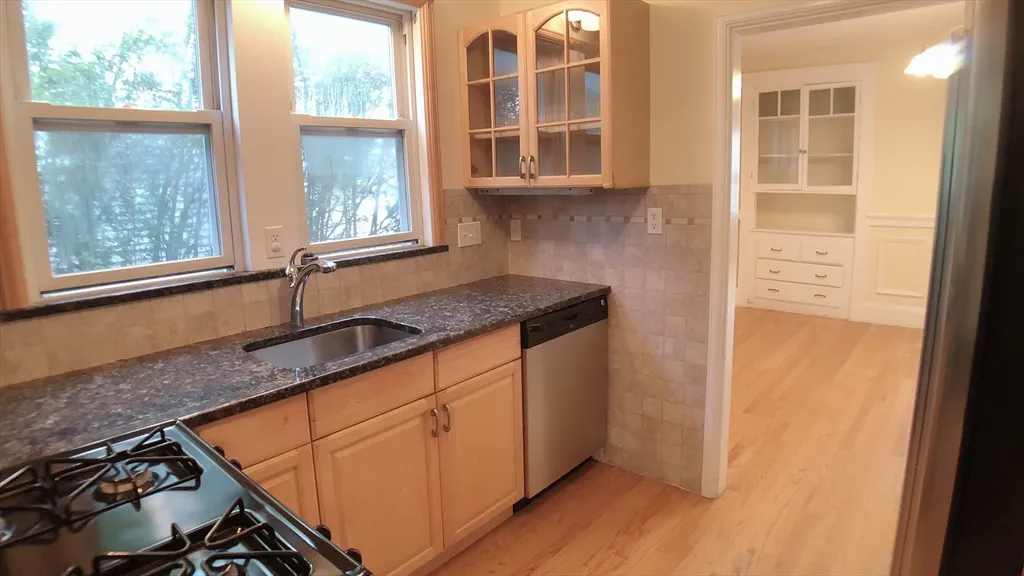 31 Gilbert Rd, Belmont