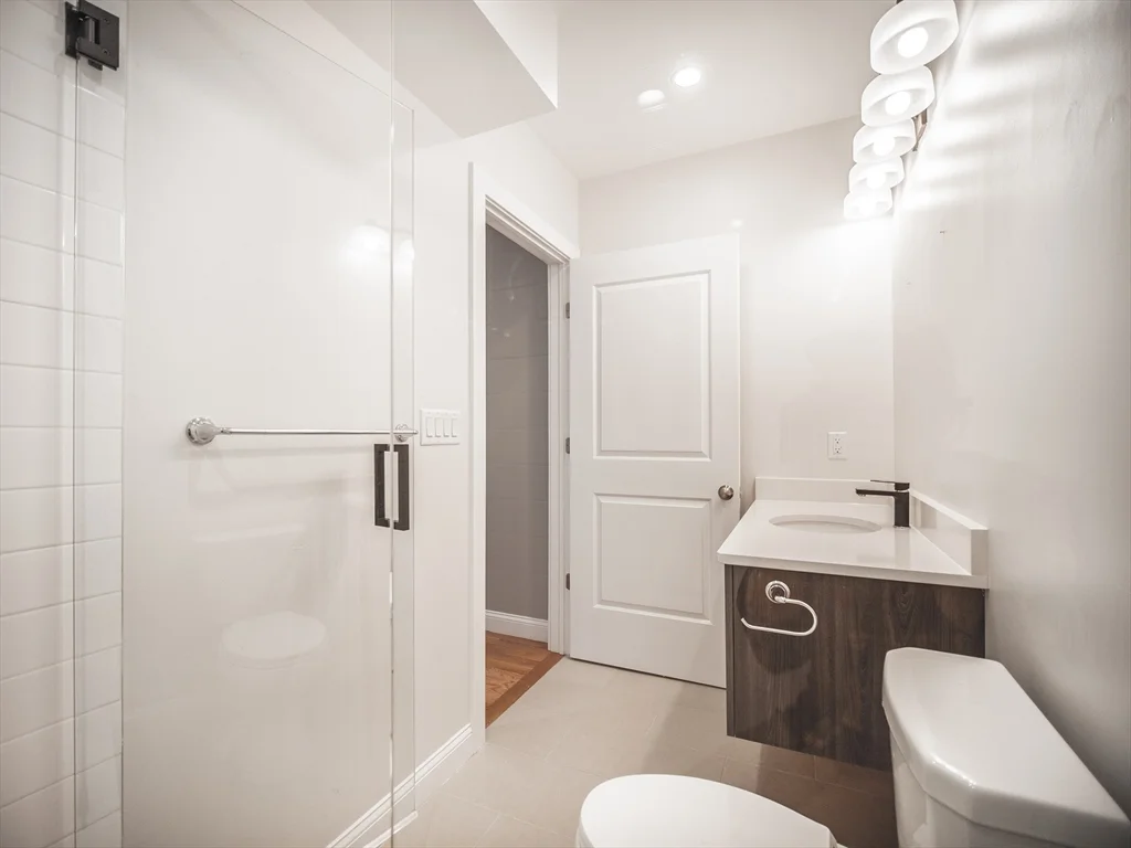 194 Havre St, East Boston