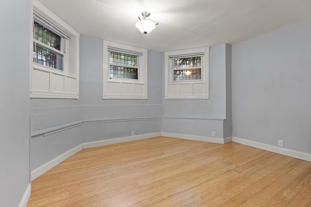 35 Bay State Rd, Back Bay