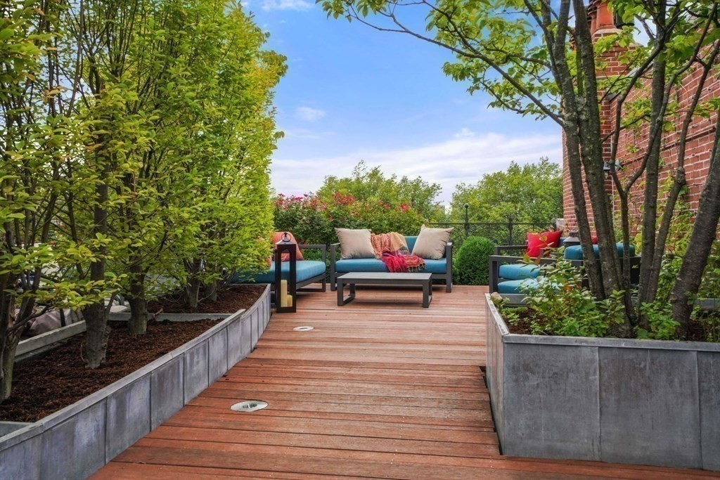 132 Commonwealth Ave, Back Bay