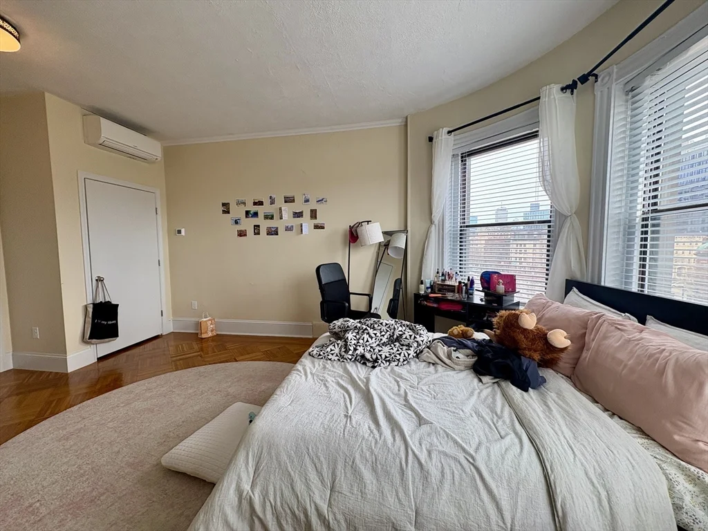 914 Beacon St, Fenway