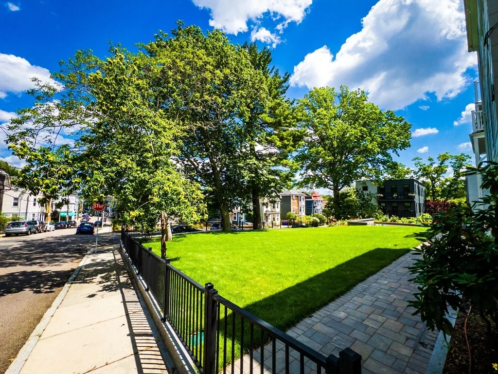 100 Chestnut Ave, Jamaica Plain