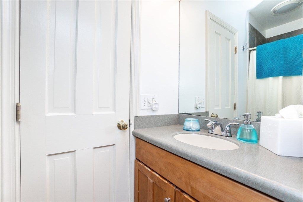 101 Central Ave, Newtonville