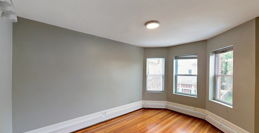 4A Weld Ave, Roxbury