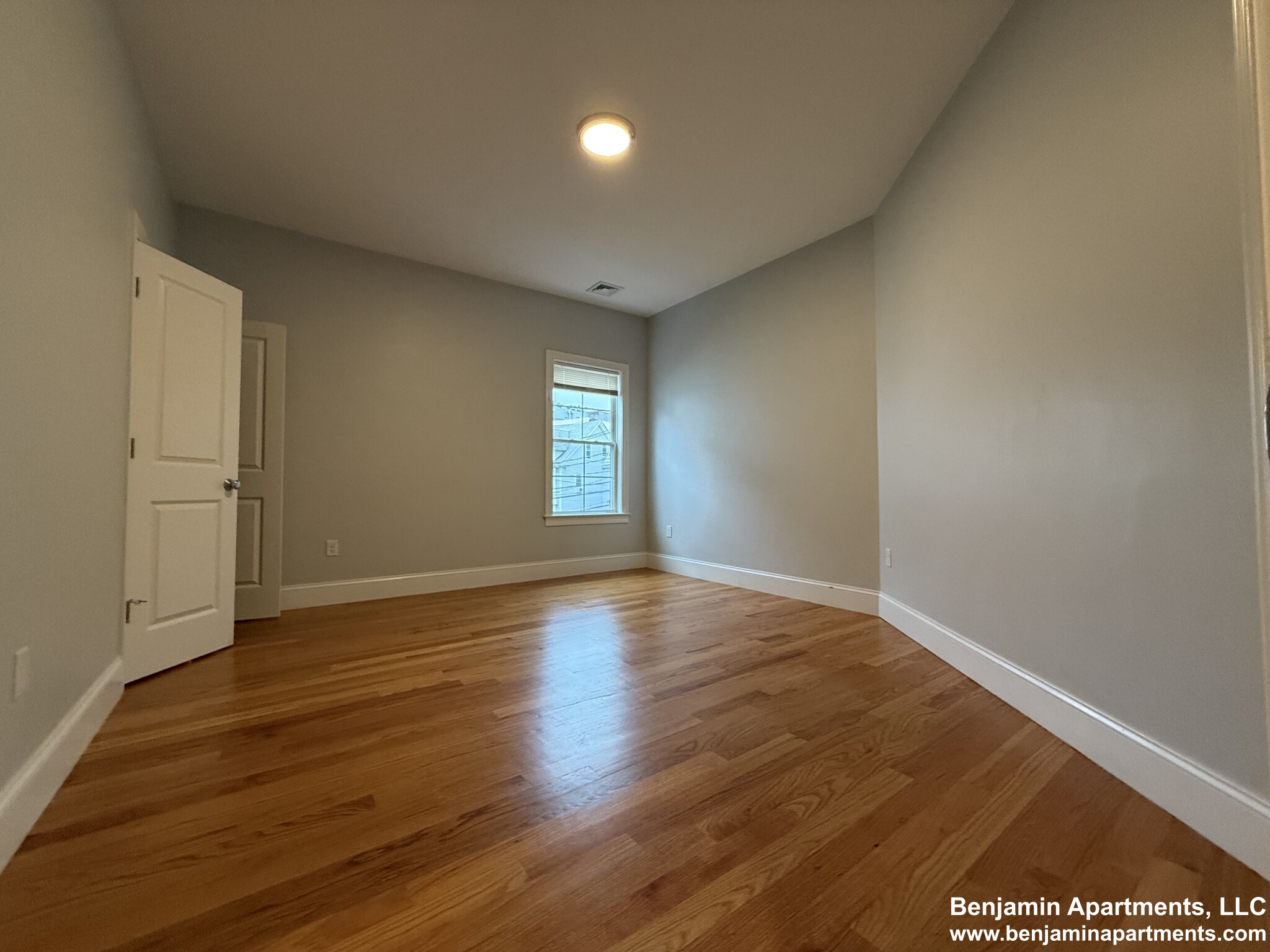 8 Islington St, Allston