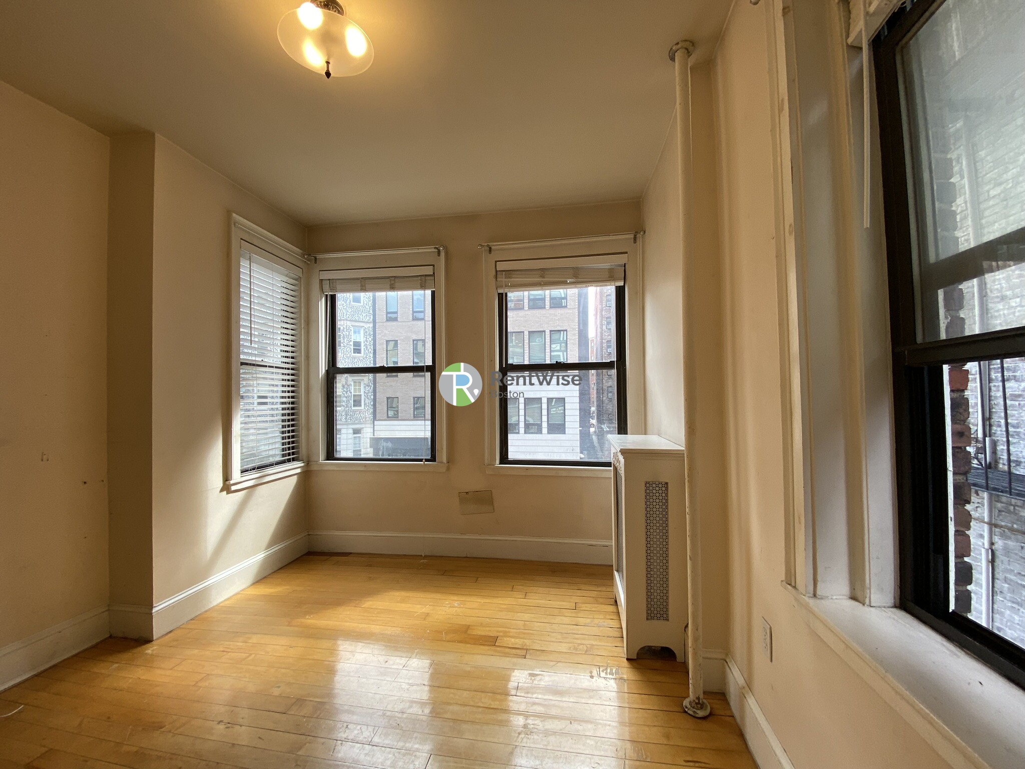 75 Burbank St, Fenway